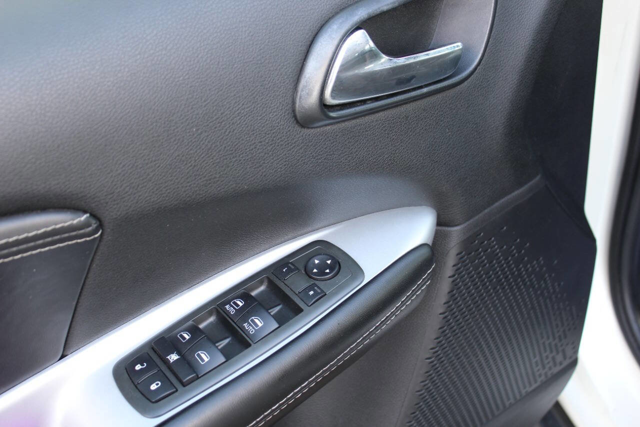 Used 2013 Dodge Journey Crew w/ Navigation & Sound Group I image 10