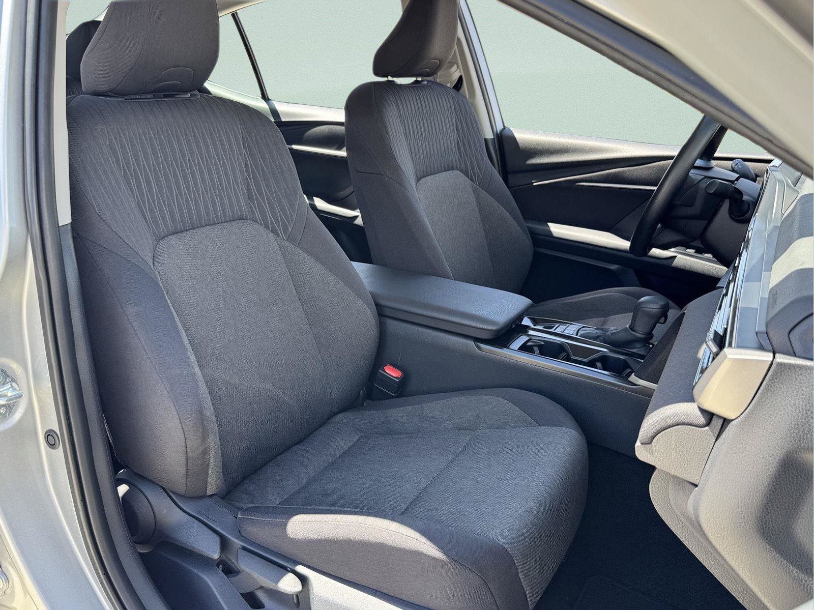 Used 2025 Toyota Camry LE FWD image 33