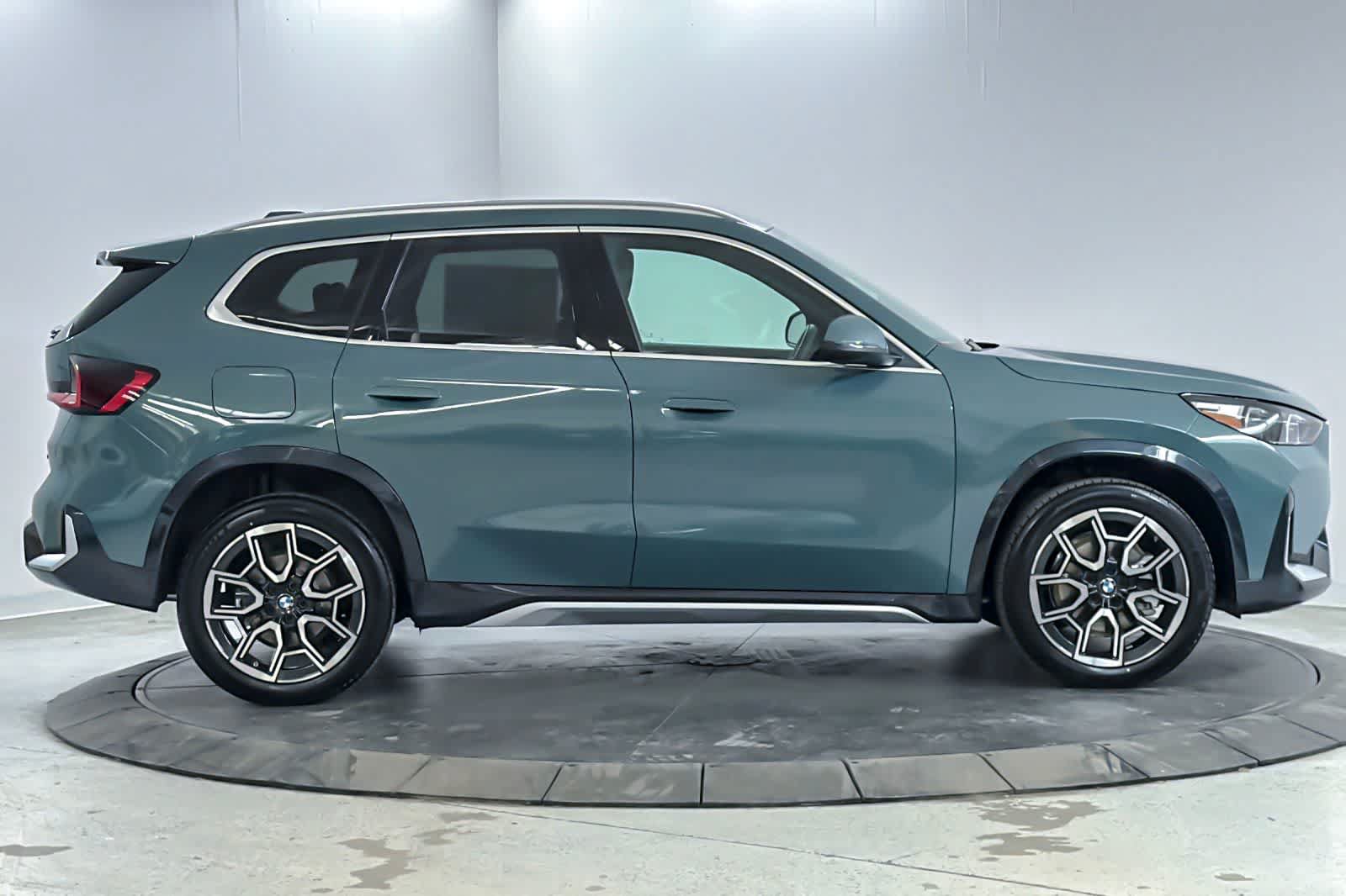 New 2026 BMW X1 xDrive28i w/ Convenience Package AWD/4WD image 8