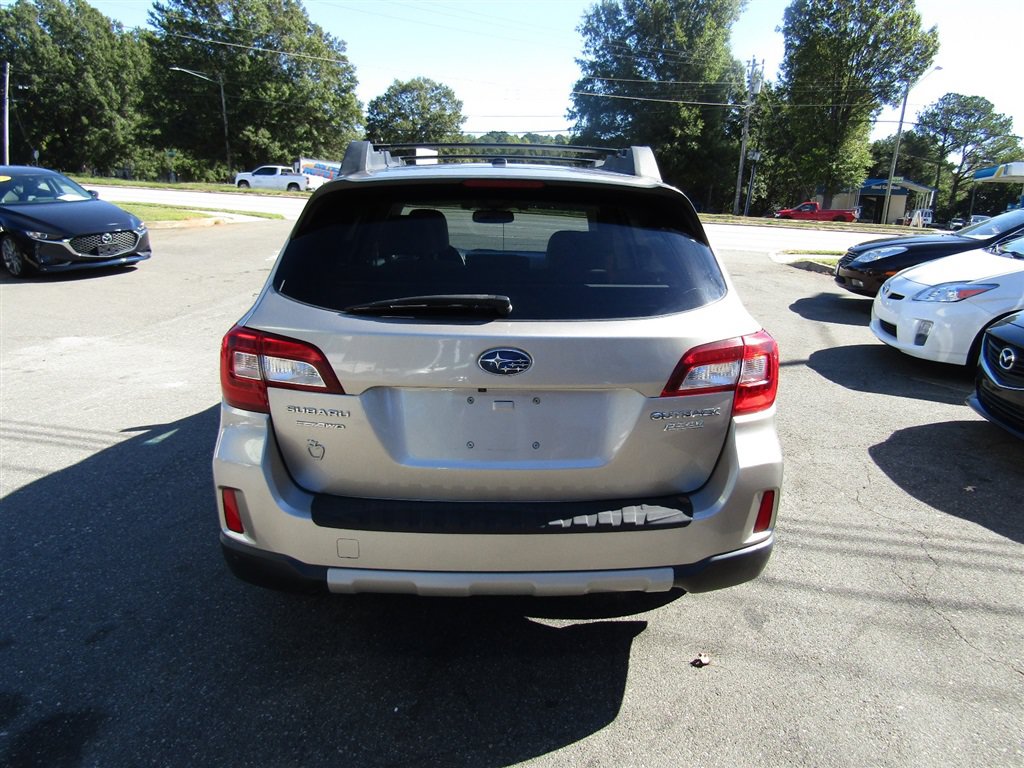 Used 2015 Subaru Outback 2.5i Premium AWD/4WD image 6