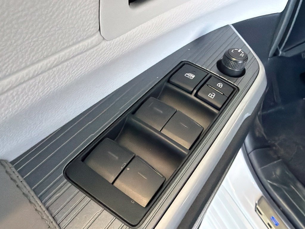 New 2026 Toyota Sienna XLE AWD/4WD image 16