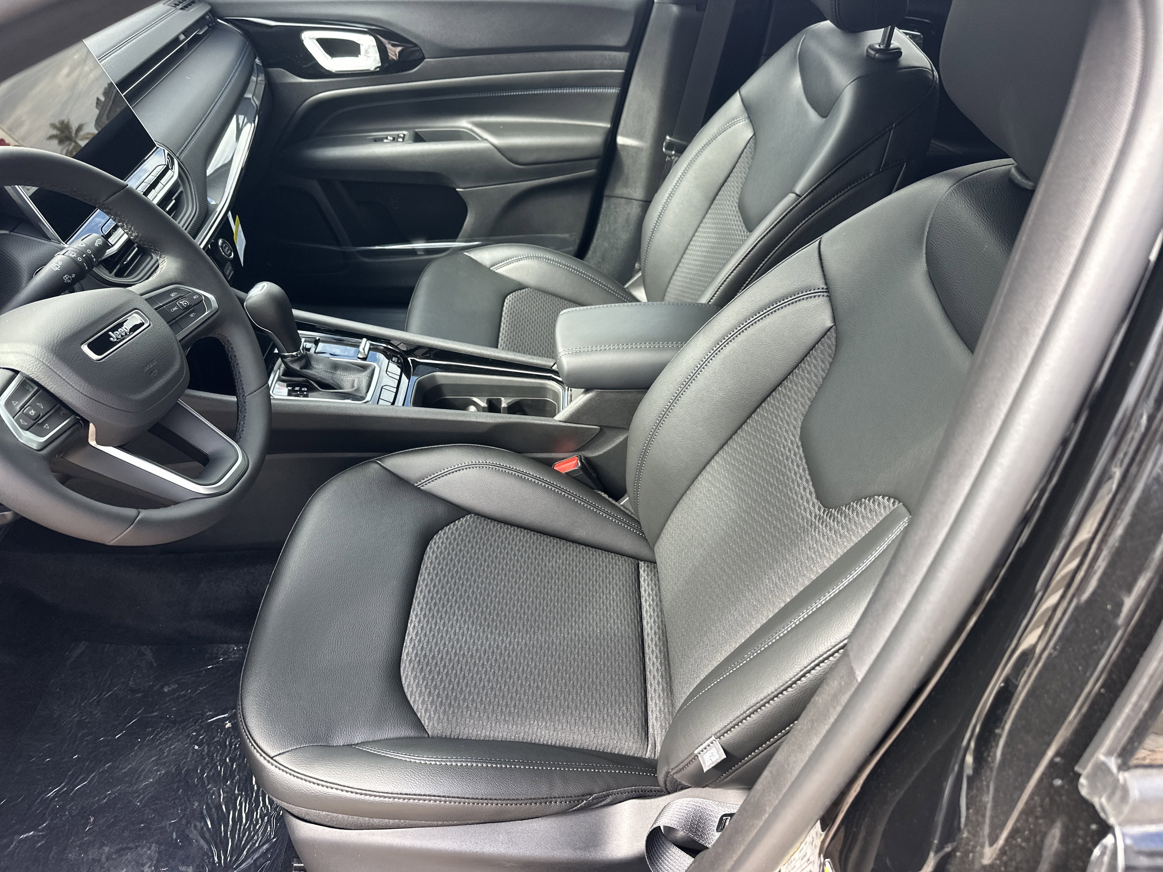 New 2026 Jeep Compass Latitude image 17