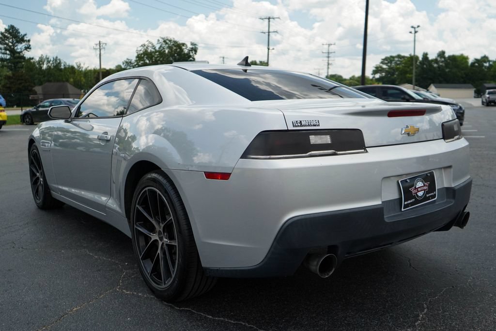 Used 2015 Chevrolet Camaro LT RWD image 3
