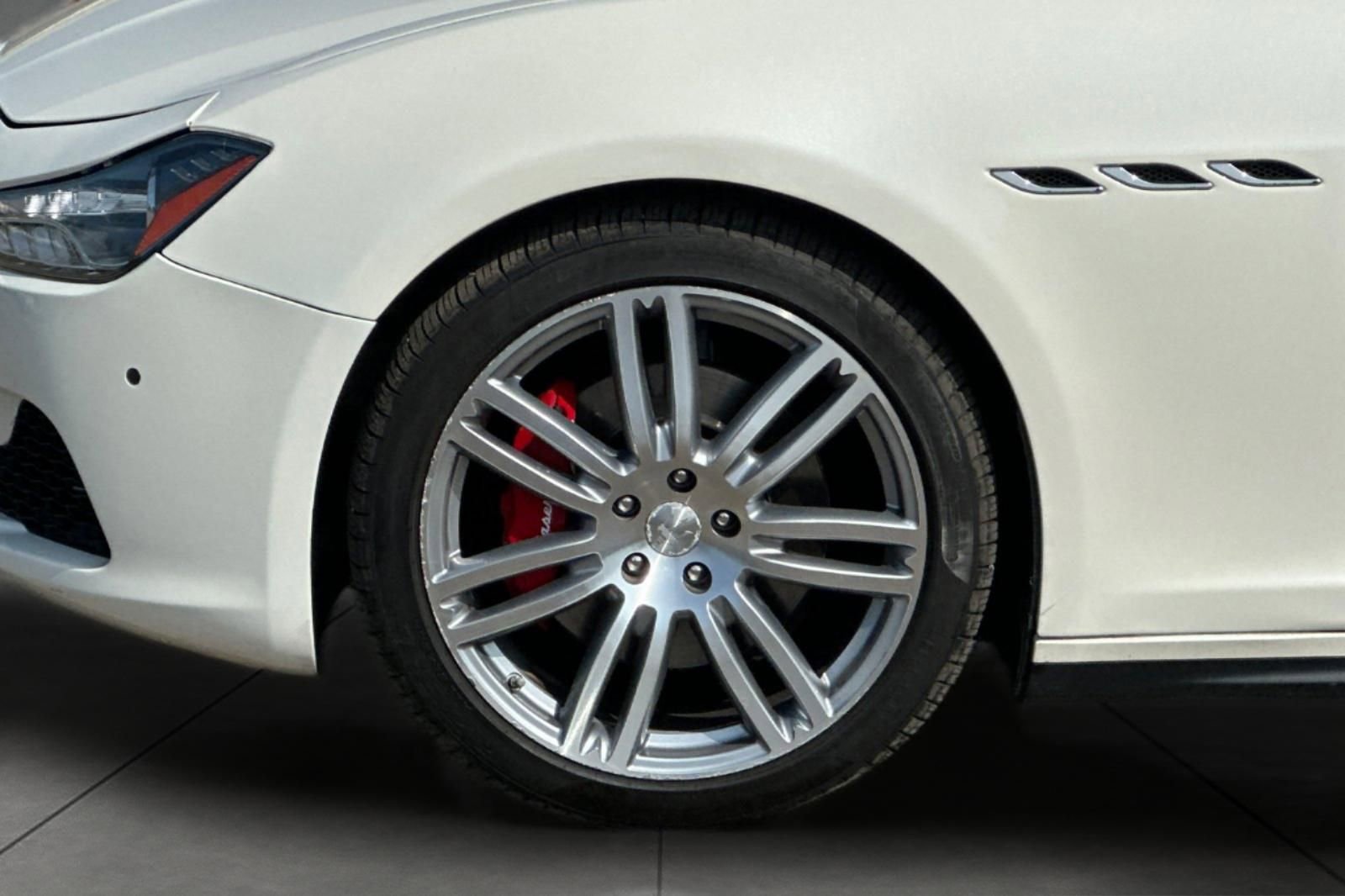 Used 2017 Maserati Ghibli image 31