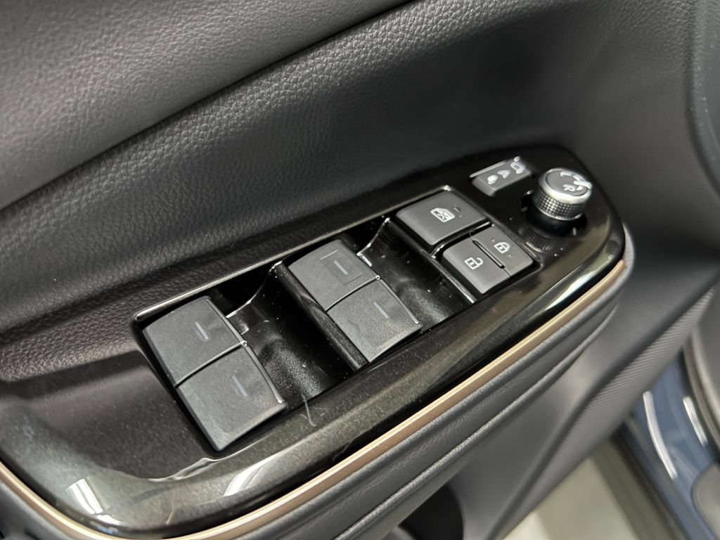 New 2026 Toyota Crown Signia AWD/4WD image 32