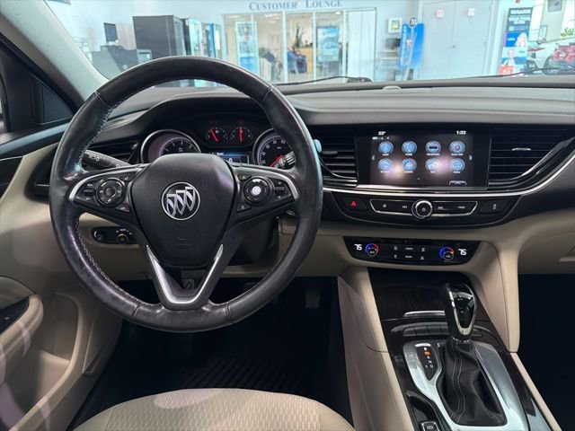 Used 2018 Buick Regal Preferred image 26