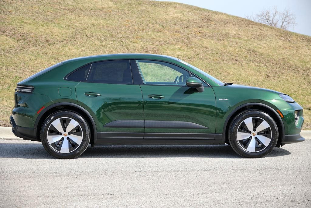 Certified 2025 Porsche Macan 4 Electric image 14