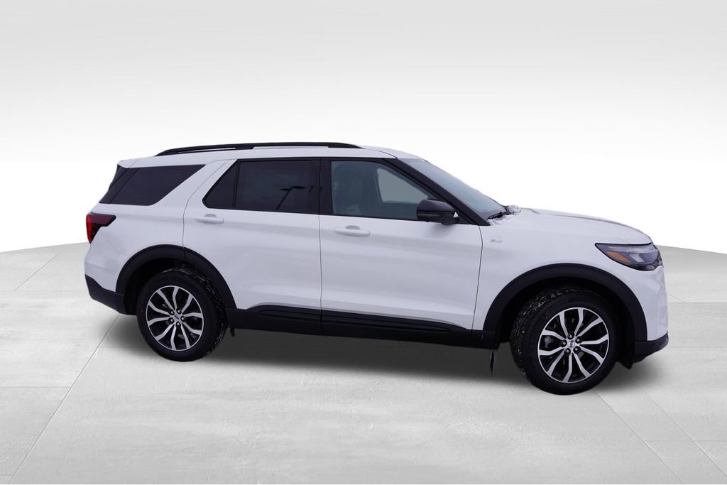 New 2026 Ford Explorer ST-Line image 2