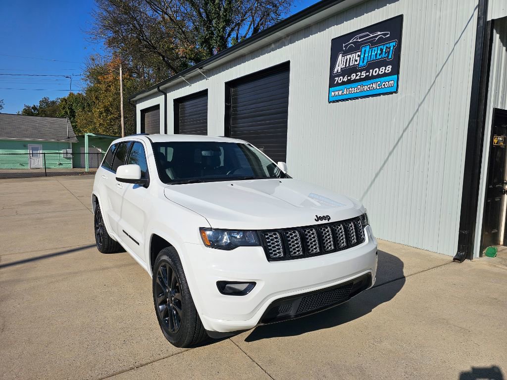 Used 2020 Jeep Grand Cherokee Altitude image 12