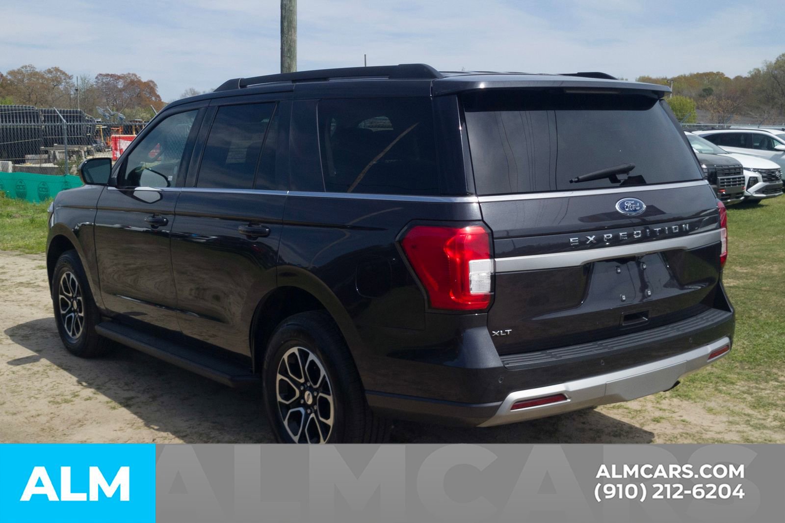 Used 2024 Ford Expedition XLT RWD image 11