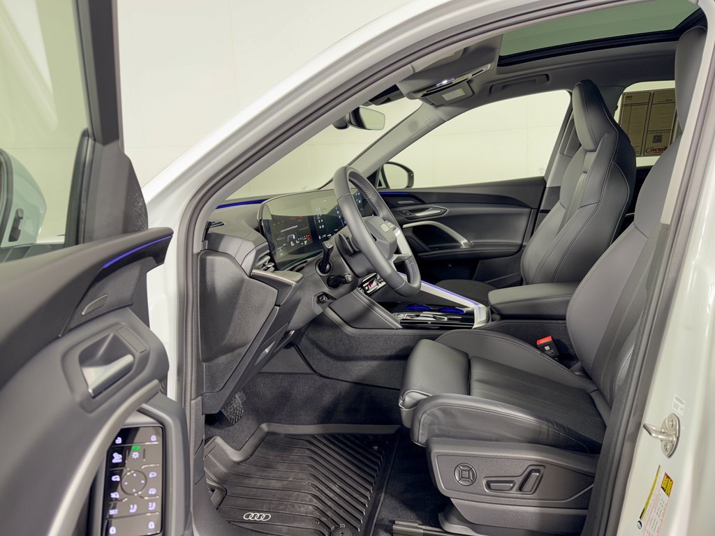 Certified 2025 Audi Q5 Premium w/ Premium Plus AWD/4WD image 5