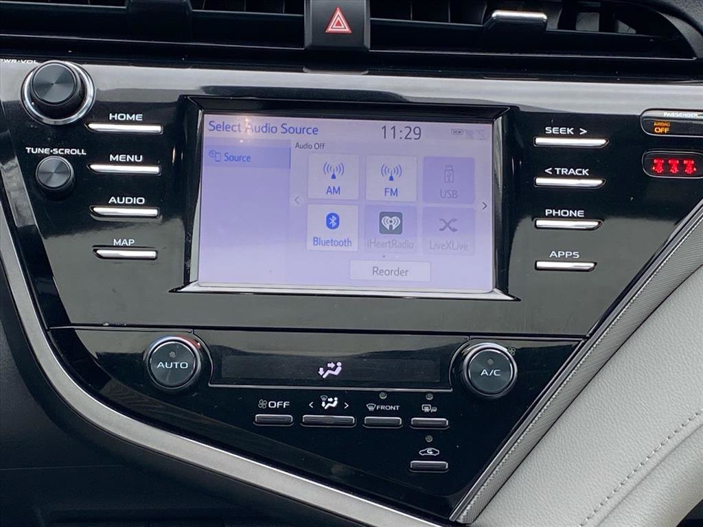 Used 2019 Toyota Camry SE image 10