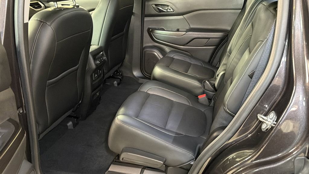 Used 2018 GMC Acadia SLT w/ LPO, Floor Liner Package image 16