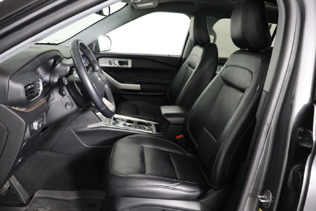 Used 2021 Ford Explorer Limited w/ Equipment Group 301A AWD/4WD image 10