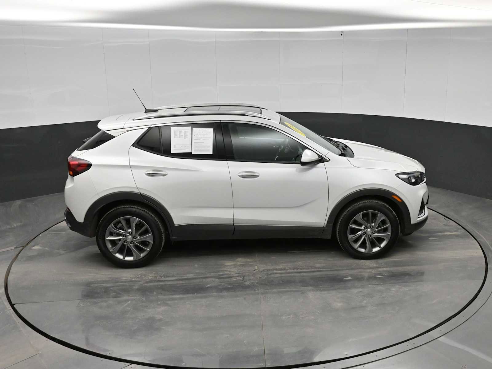 Used 2022 Buick Encore GX Essence w/ Experience Buick Package AWD/4WD image 31