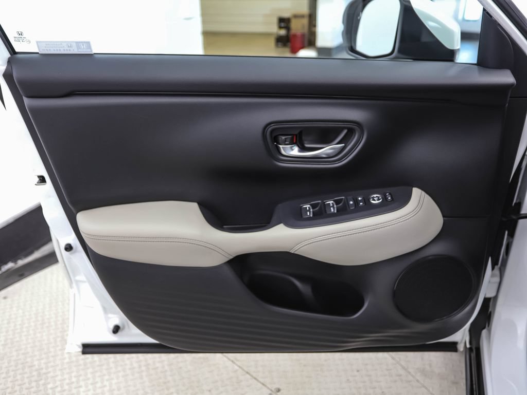 Used 2023 Honda HR-V EX-L image 9