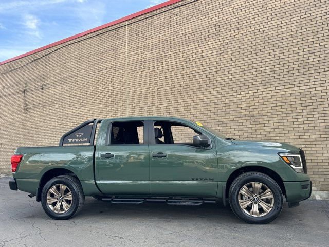 Used 2024 Nissan Titan SV w/ SV Bronze Edition Package image 8