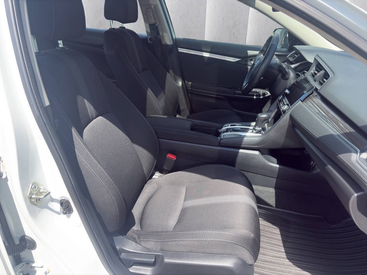 Used 2020 Honda Civic EX image 19