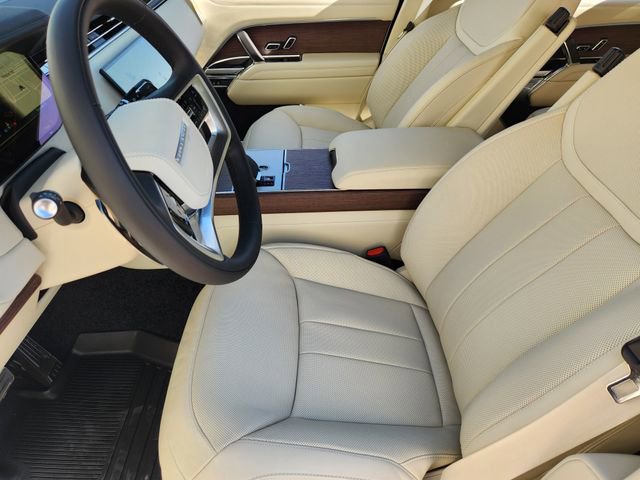 New 2026 Land Rover Range Rover Long Wheelbase SE image 8