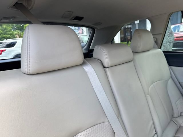 Used 2012 Subaru Outback 3.6R Limited w/ Moonroof Pkg AWD/4WD image 15