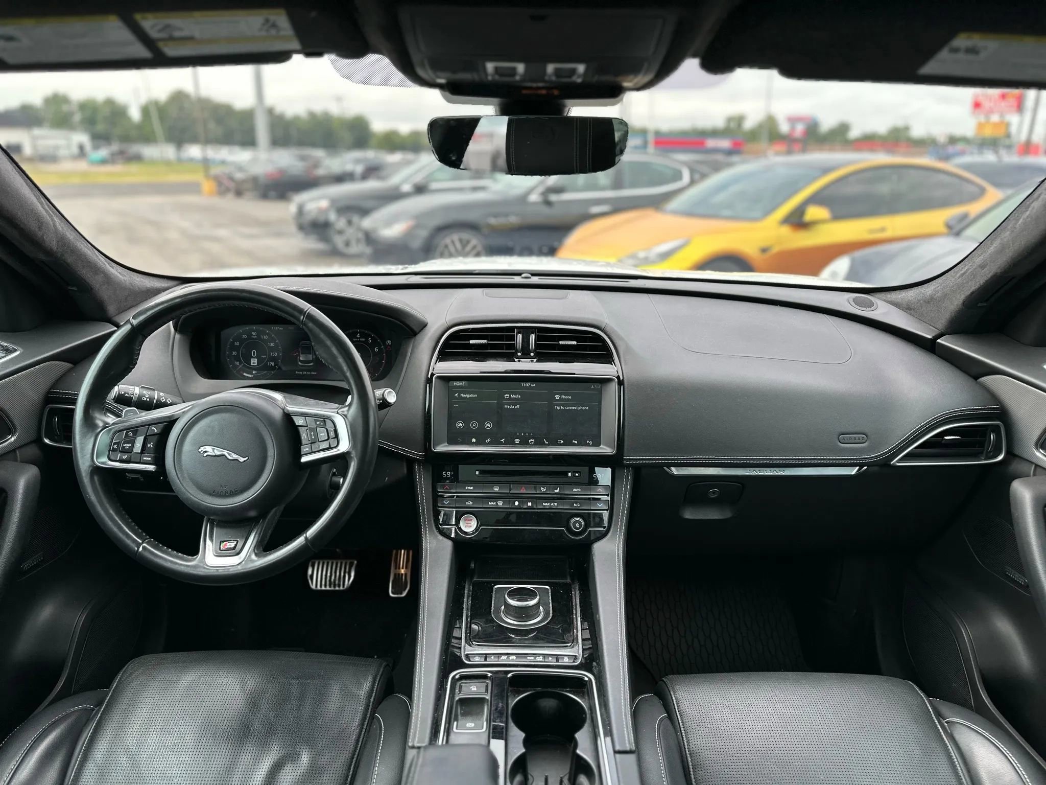 Used 2019 Jaguar F-PACE S image 12