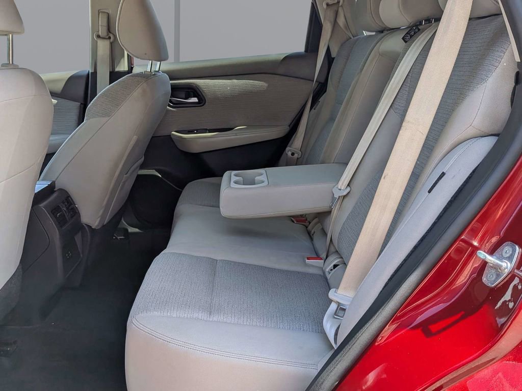 Used 2023 Nissan Rogue SV image 13