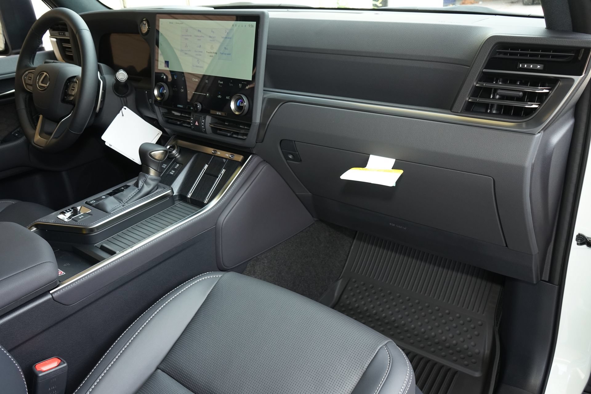 Used 2026 Lexus GX 550 w/ Accessory Package (2T) AWD/4WD image 5