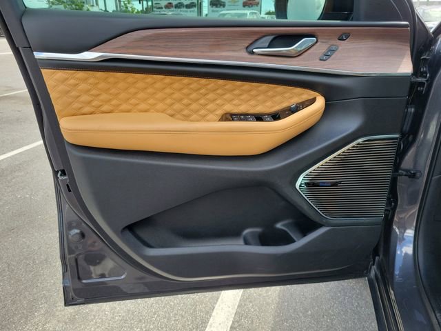 Used 2025 Jeep Grand Cherokee Summit w/ Adv Protech Group IV AWD/4WD image 19