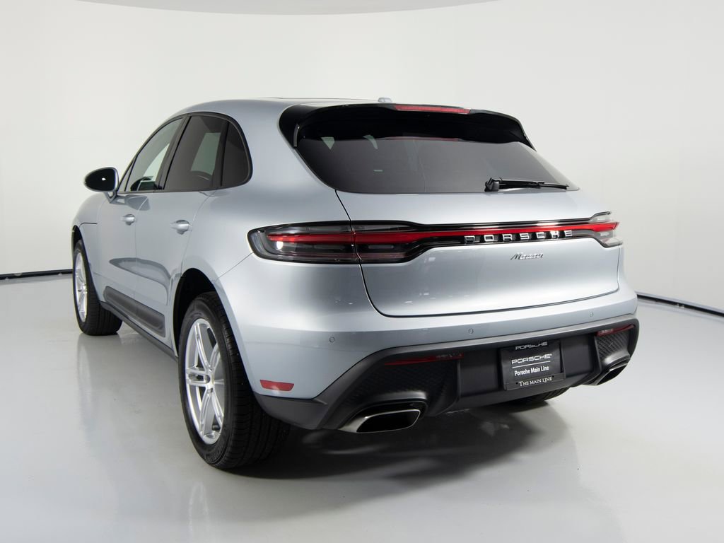 Certified 2025 Porsche Macan image 8
