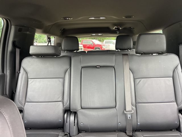 Used 2025 Chevrolet Suburban Z71 AWD/4WD image 36
