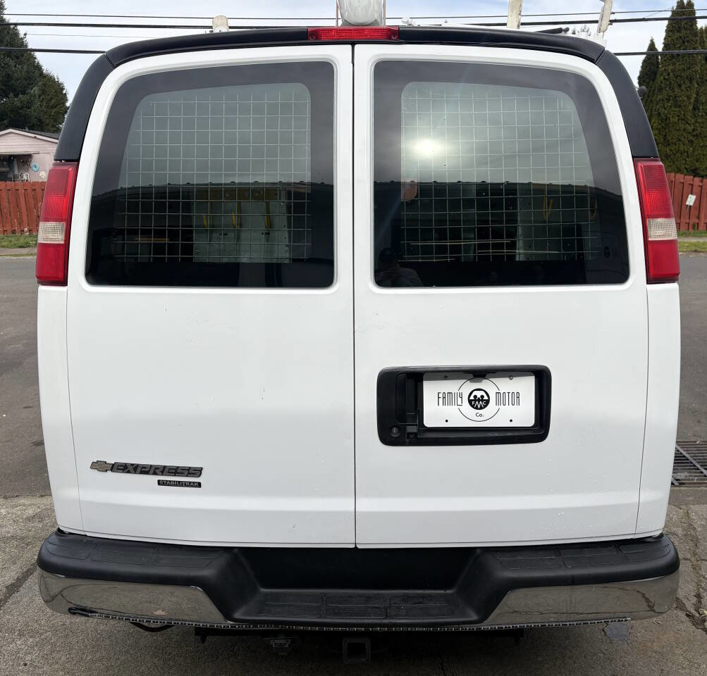 Used 2014 Chevrolet Express 2500 image 5