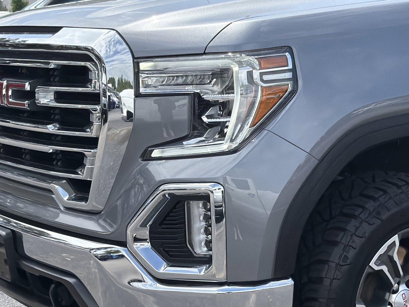Used 2022 GMC Sierra 1500 SLT w/ X31 Off-Road Package AWD/4WD image 8