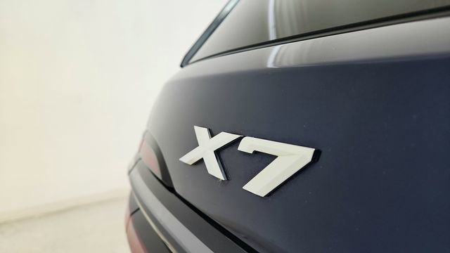 Used 2024 BMW X7 xDrive40i w/ Executive Package image 17