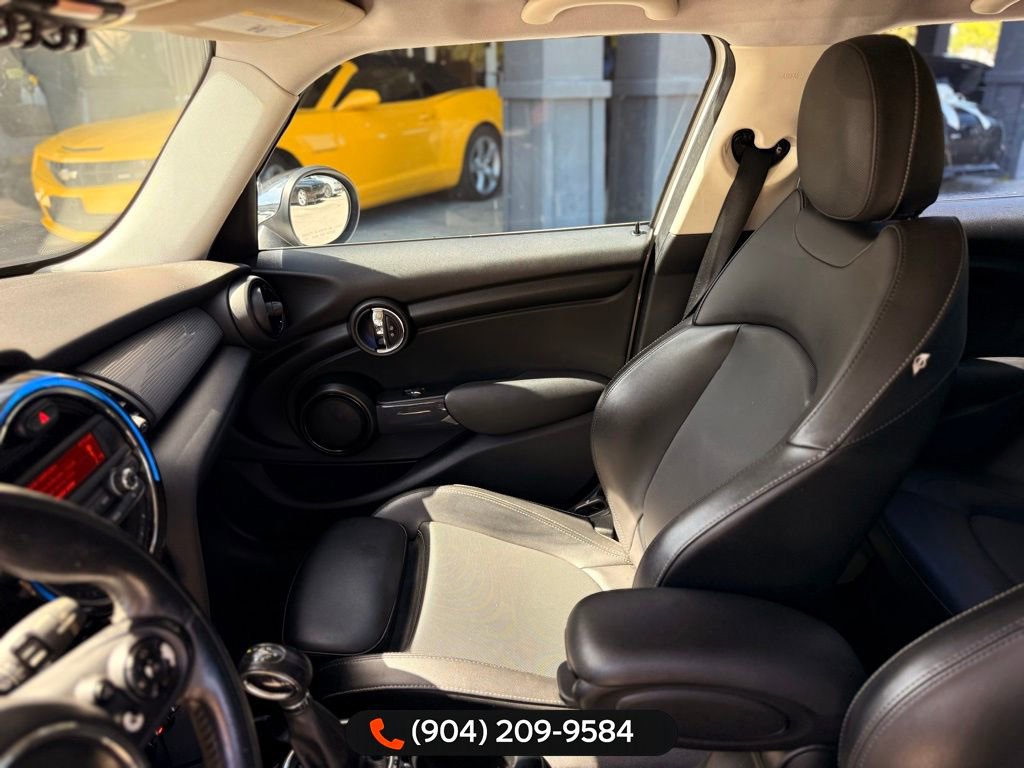 Used 2015 MINI Cooper 4-Door Hardtop image 21