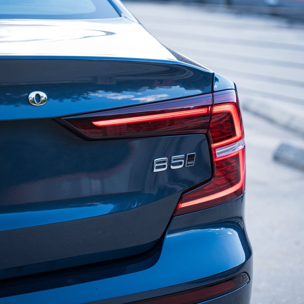 Certified 2024 Volvo S60 B5 Plus AWD/4WD image 5