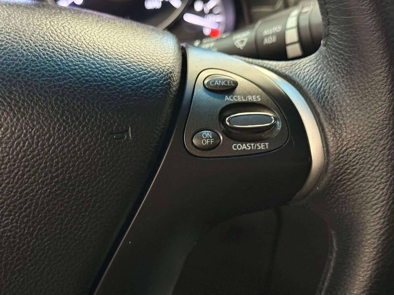 Used 2012 INFINITI M37 w/ Premium Pkg image 28