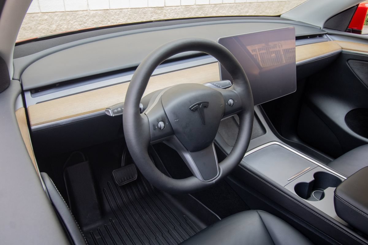 Used 2023 Tesla Model Y Long Range AWD/4WD image 12