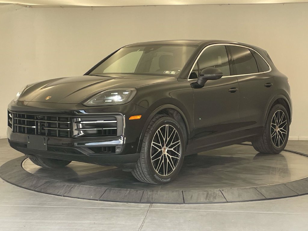 Certified 2025 Porsche Cayenne AWD/4WD image 1