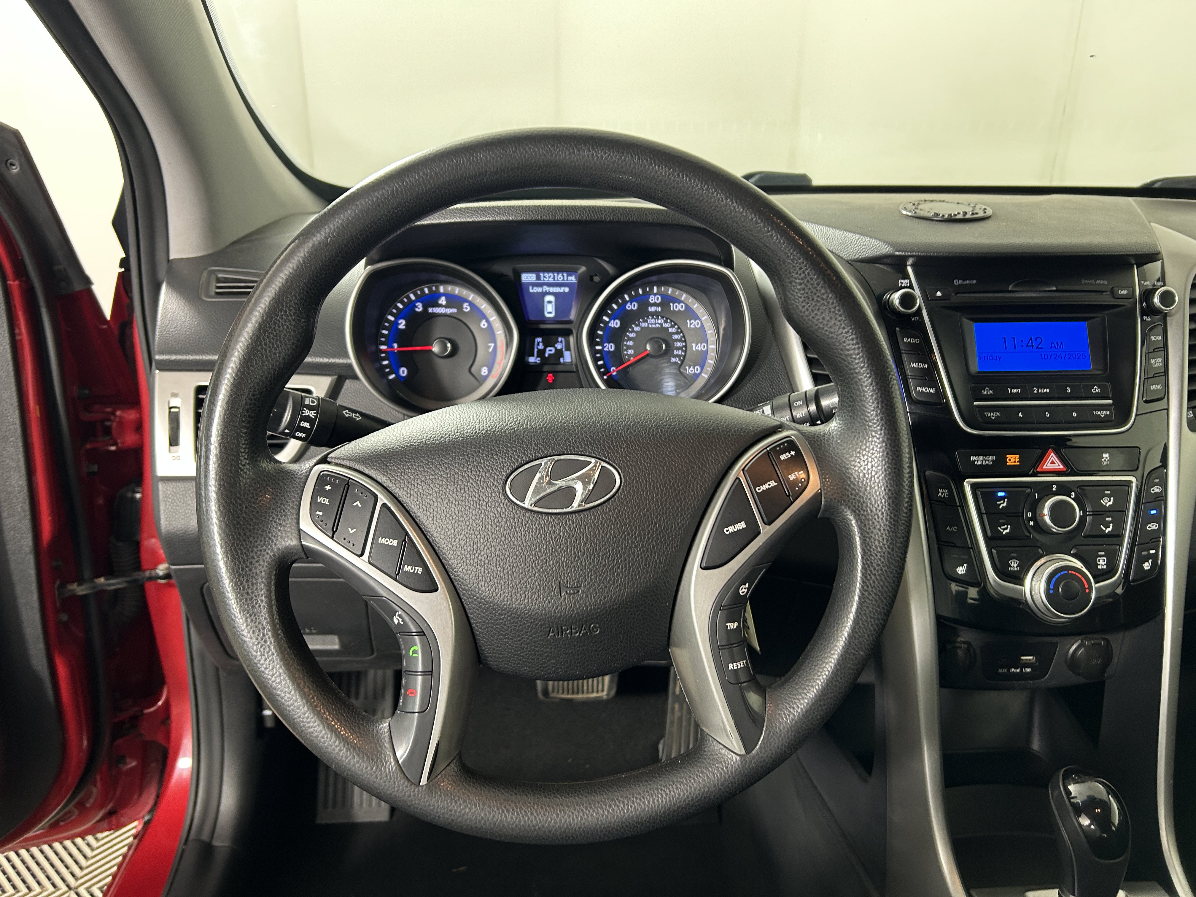 Used 2016 Hyundai Elantra GT FWD image 9