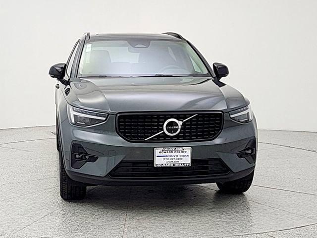 New 2026 Volvo XC40 B5 Plus w/ Protection Package Premier AWD/4WD image 2