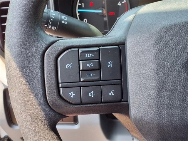 New 2025 Ford F550 4x4 Crew Cab image 15