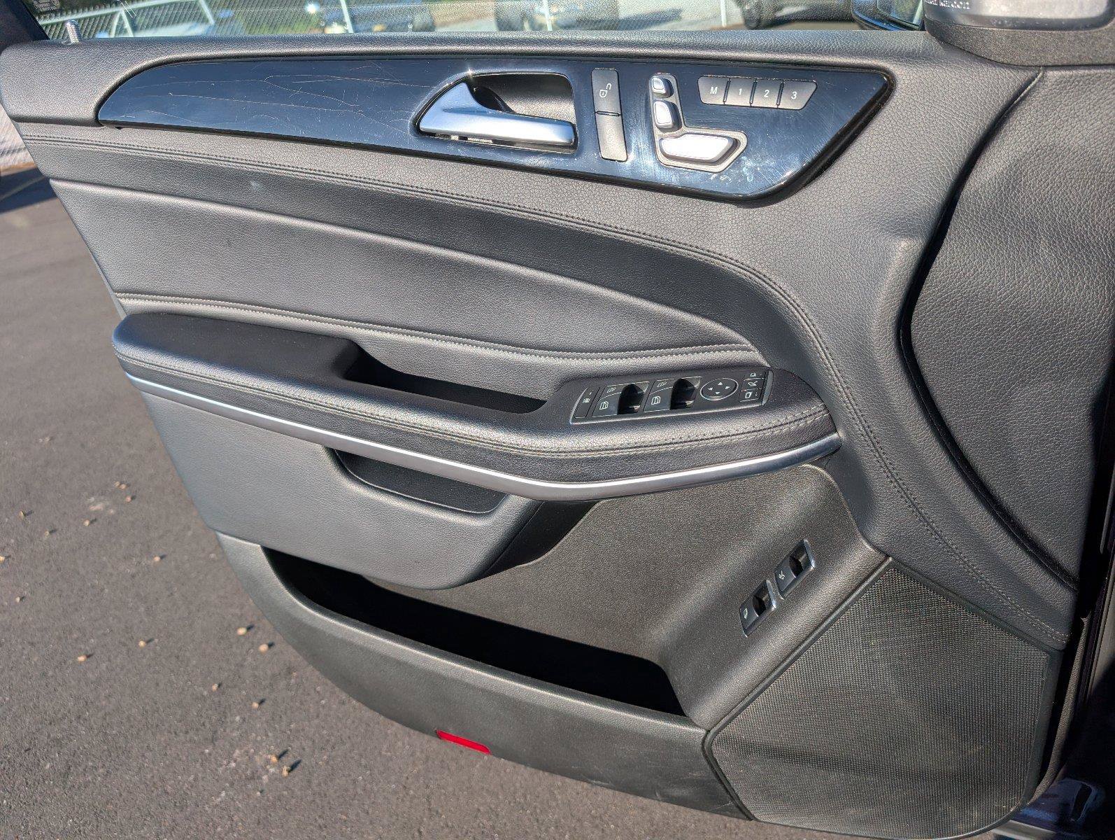 Used 2017 Mercedes-Benz GLS 550 4MATIC image 16