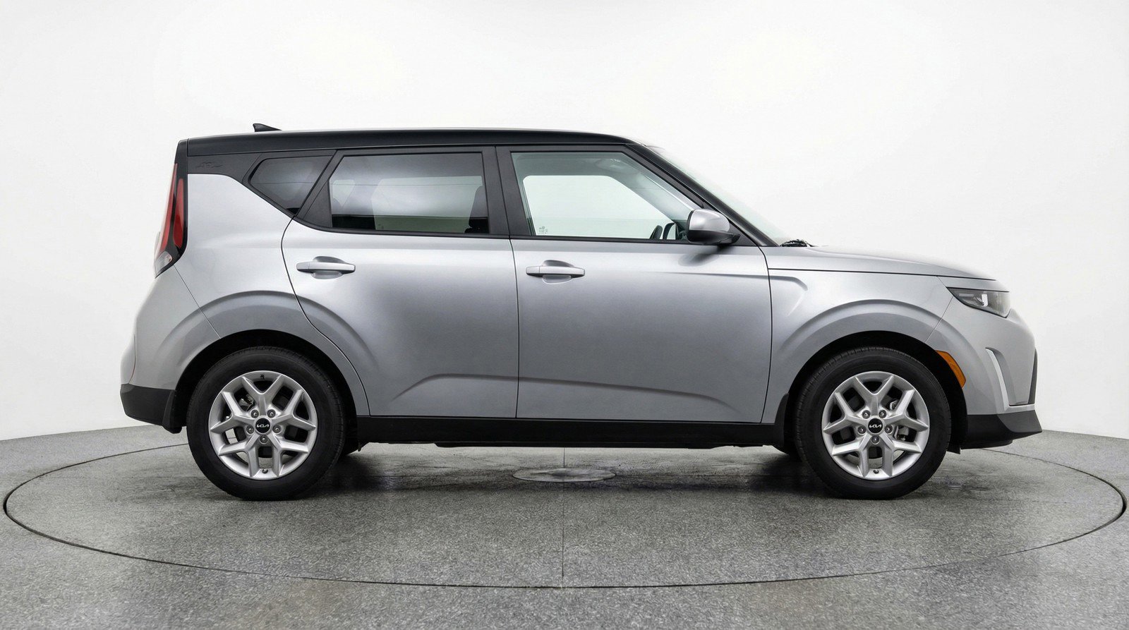 Used 2025 Kia Soul LX w/ LX Technology Package image 11