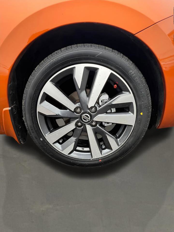 Used 2021 Nissan Versa SR w/ Convenience Package image 34