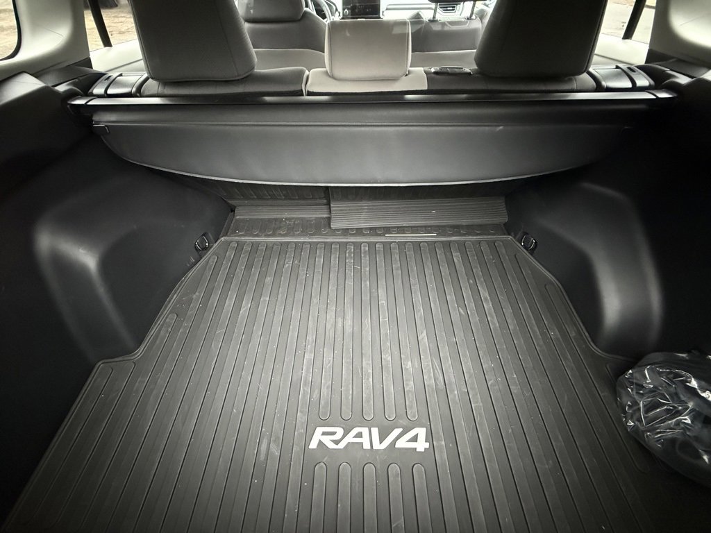 Used 2025 Toyota RAV4 XLE w/ Convenience Package image 14