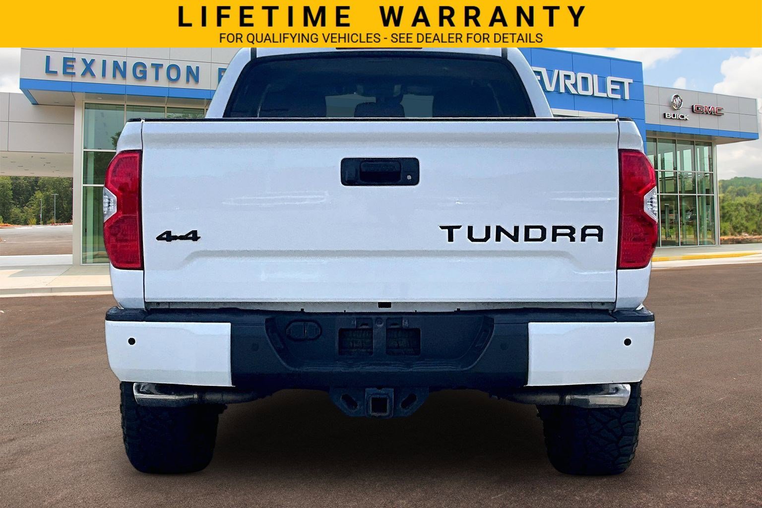 Used 2020 Toyota Tundra SR5 w/ SR5 Convenience Package AWD/4WD image 4
