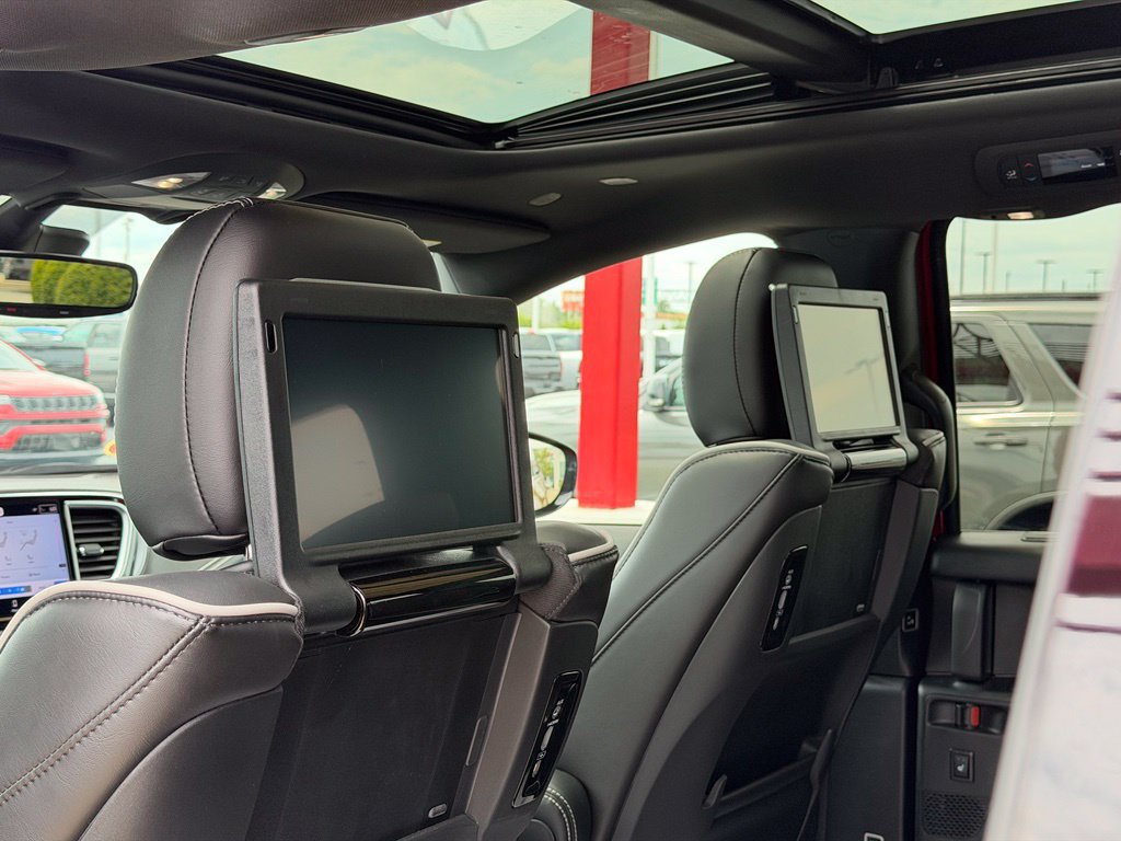 Used 2025 Chrysler Pacifica Limited w/ Uconnect Theater Family Group AWD/4WD image 32