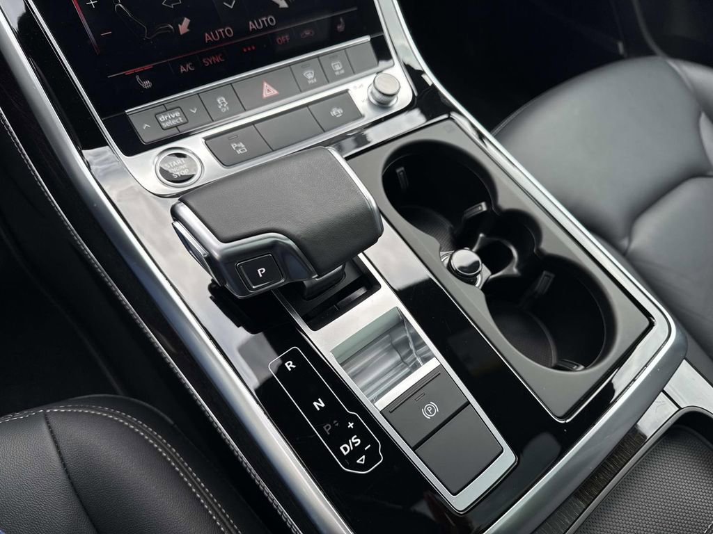 Used 2025 Audi Q7 3.0T Premium Plus image 26