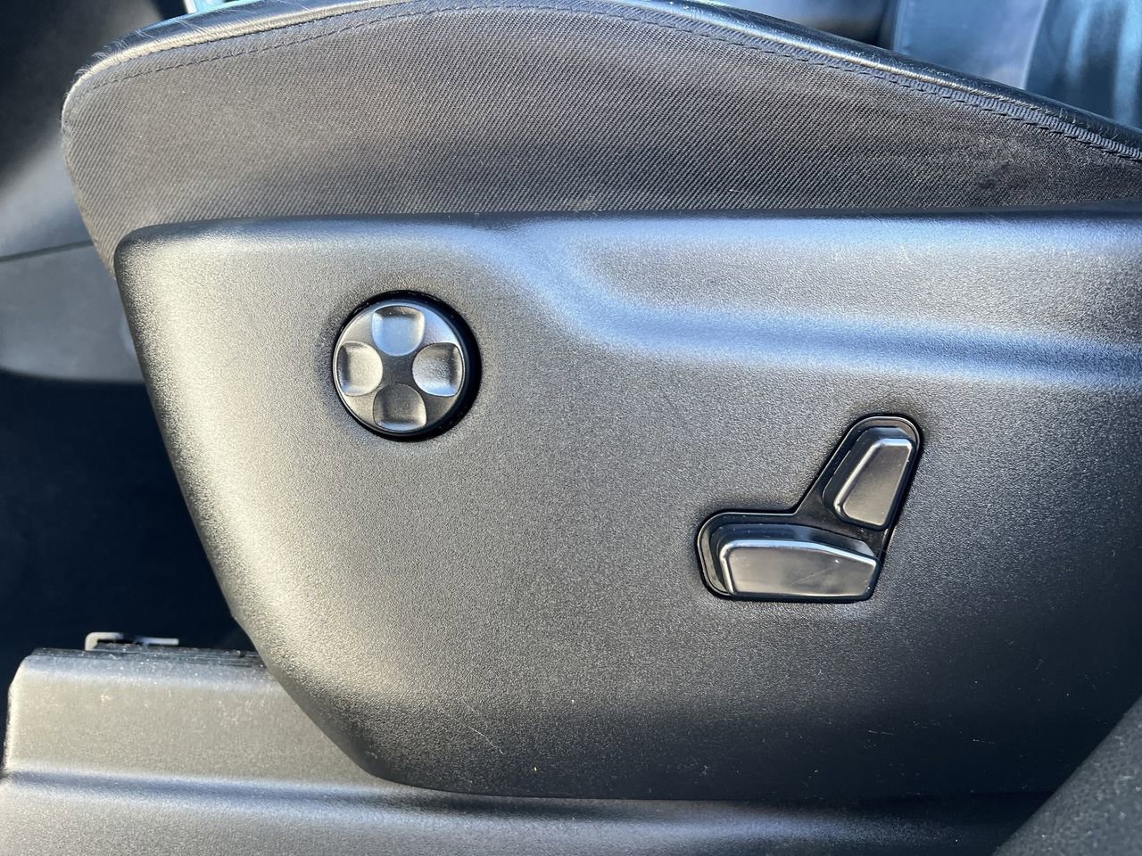 Used 2020 Jeep Grand Cherokee Limited image 22