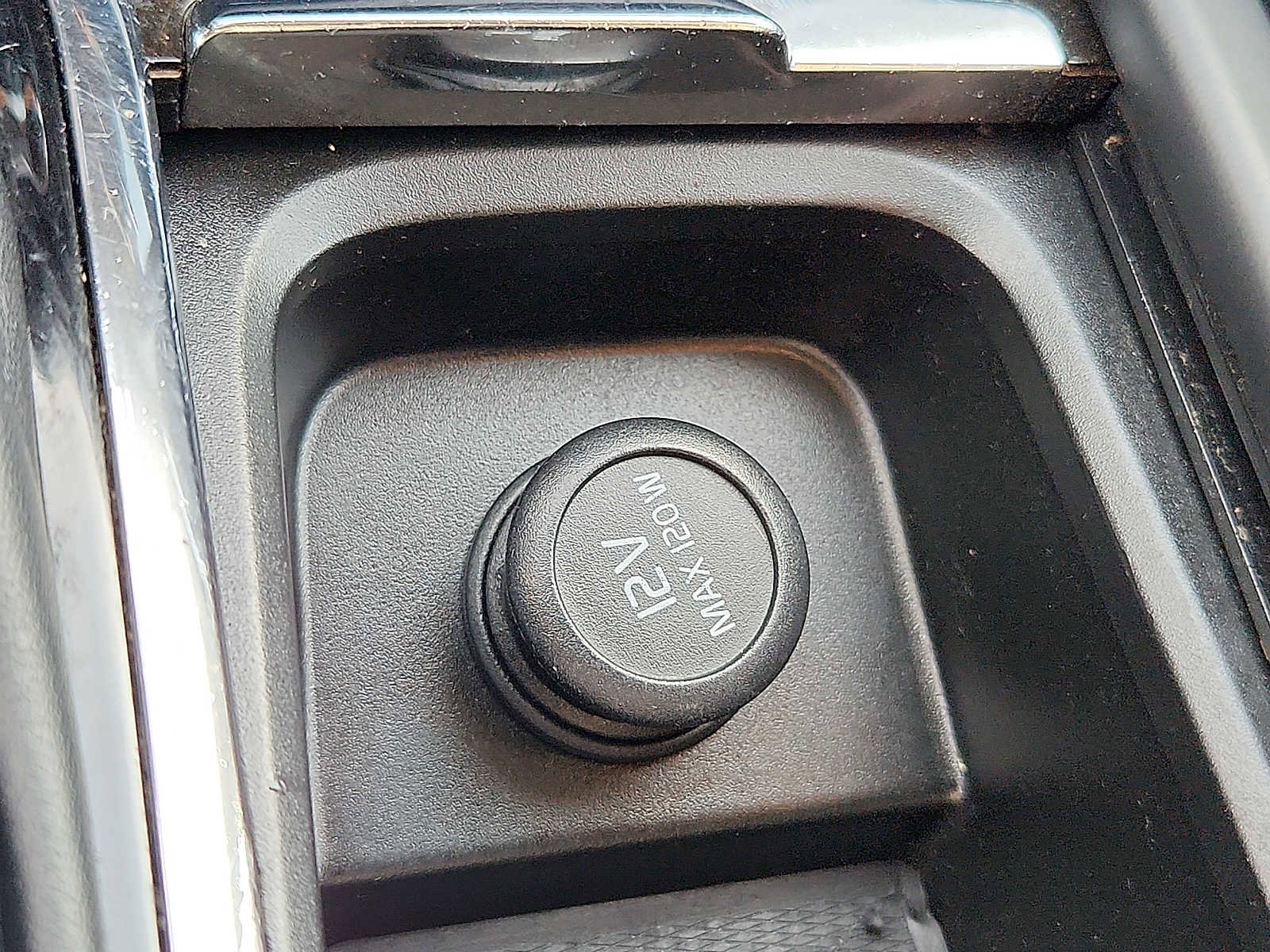 Used 2018 Volvo XC90 T6 Momentum w/ Convenience Package image 25